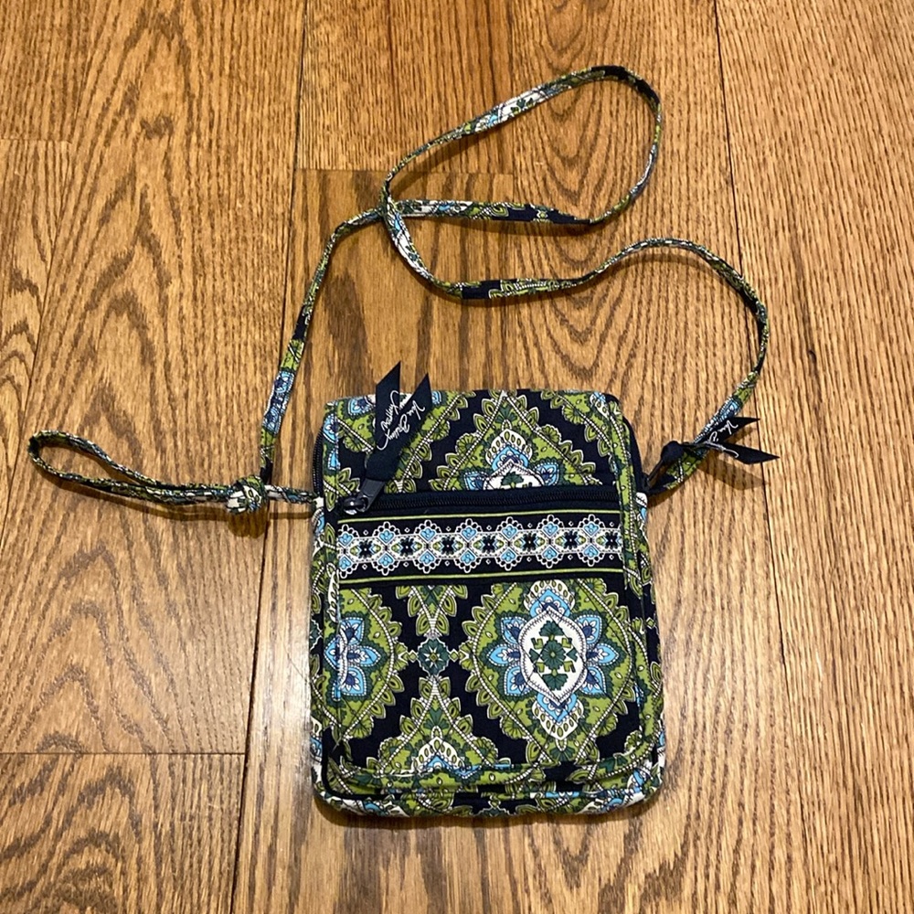 Vera Bradley purse in excellent condition!